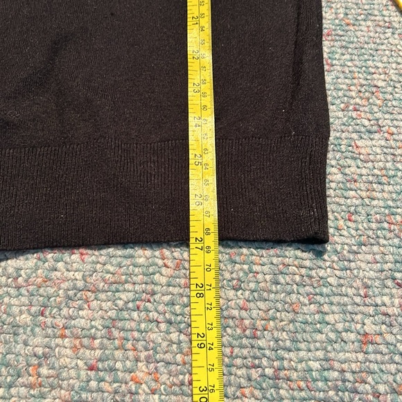 Laura ladies size large thin knit Sweater - Picture 11 of 13